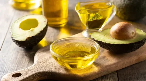 ACEITE DE AGUACATE_ COMO PREPARARLO UTILIZANDO LA PEPA O LA PULPA DEL AGUACATE